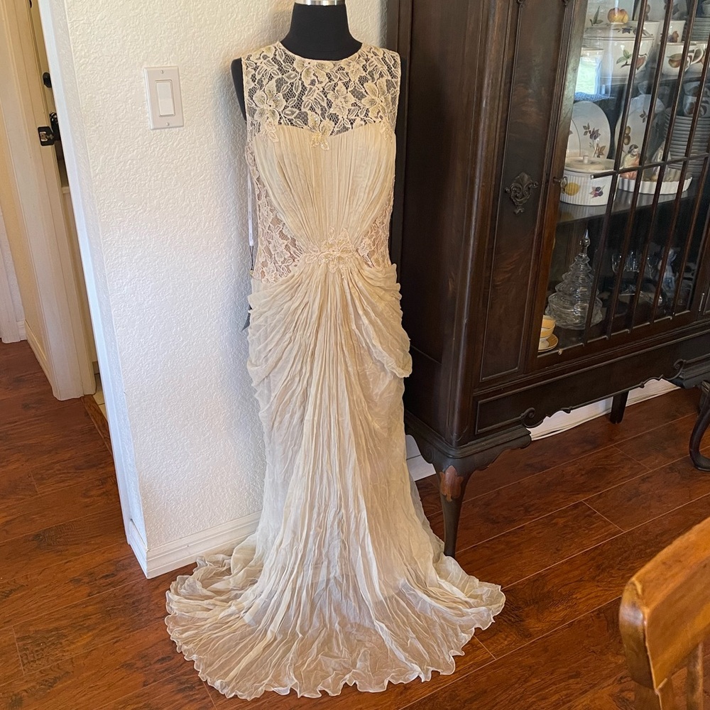 Tadashi shoji wedding dress